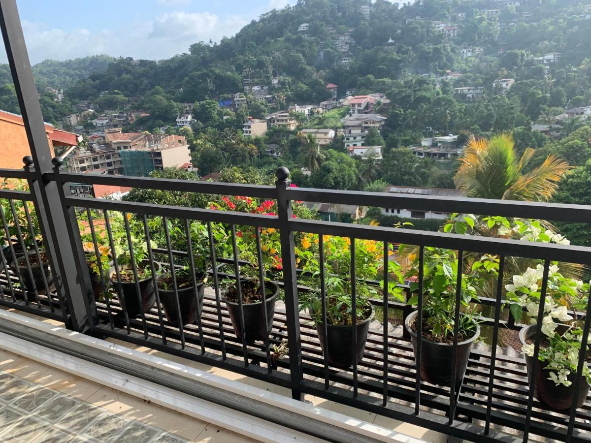 Luxury Apartment The Walkers Nest Kandy Exterior foto