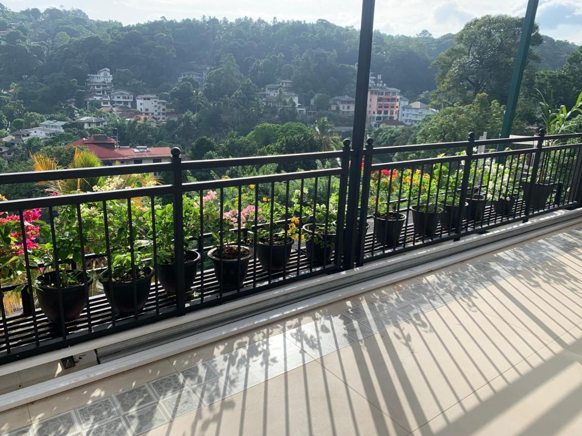 Luxury Apartment The Walkers Nest Kandy Exterior foto