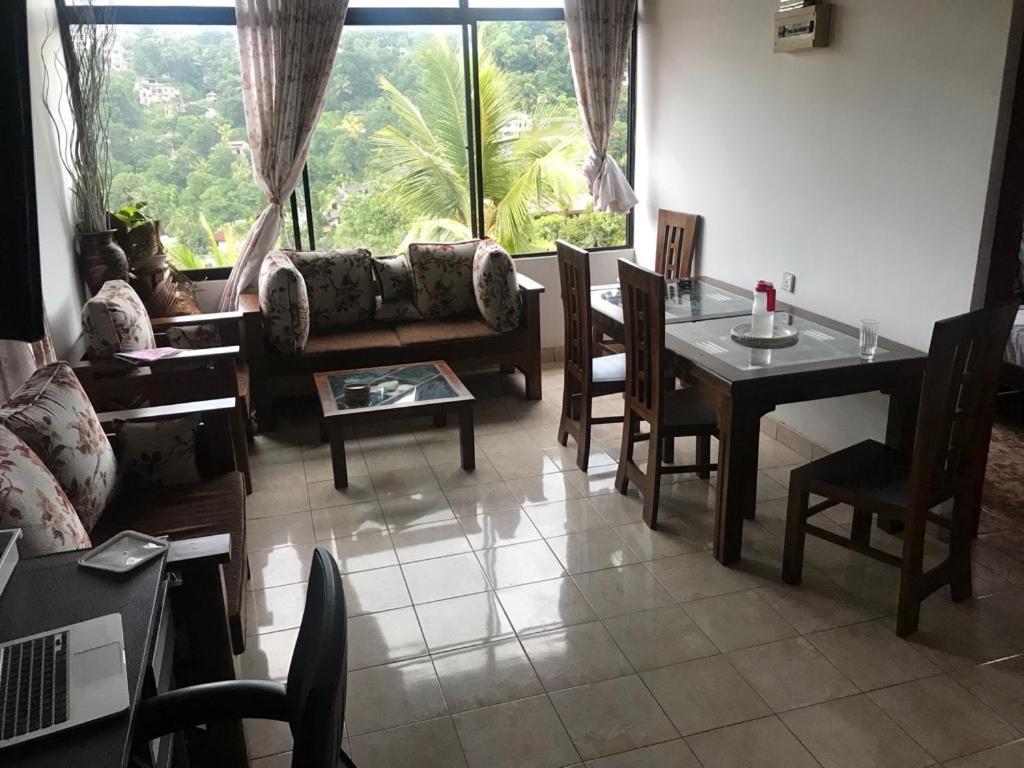 Luxury Apartment The Walkers Nest Kandy Exterior foto