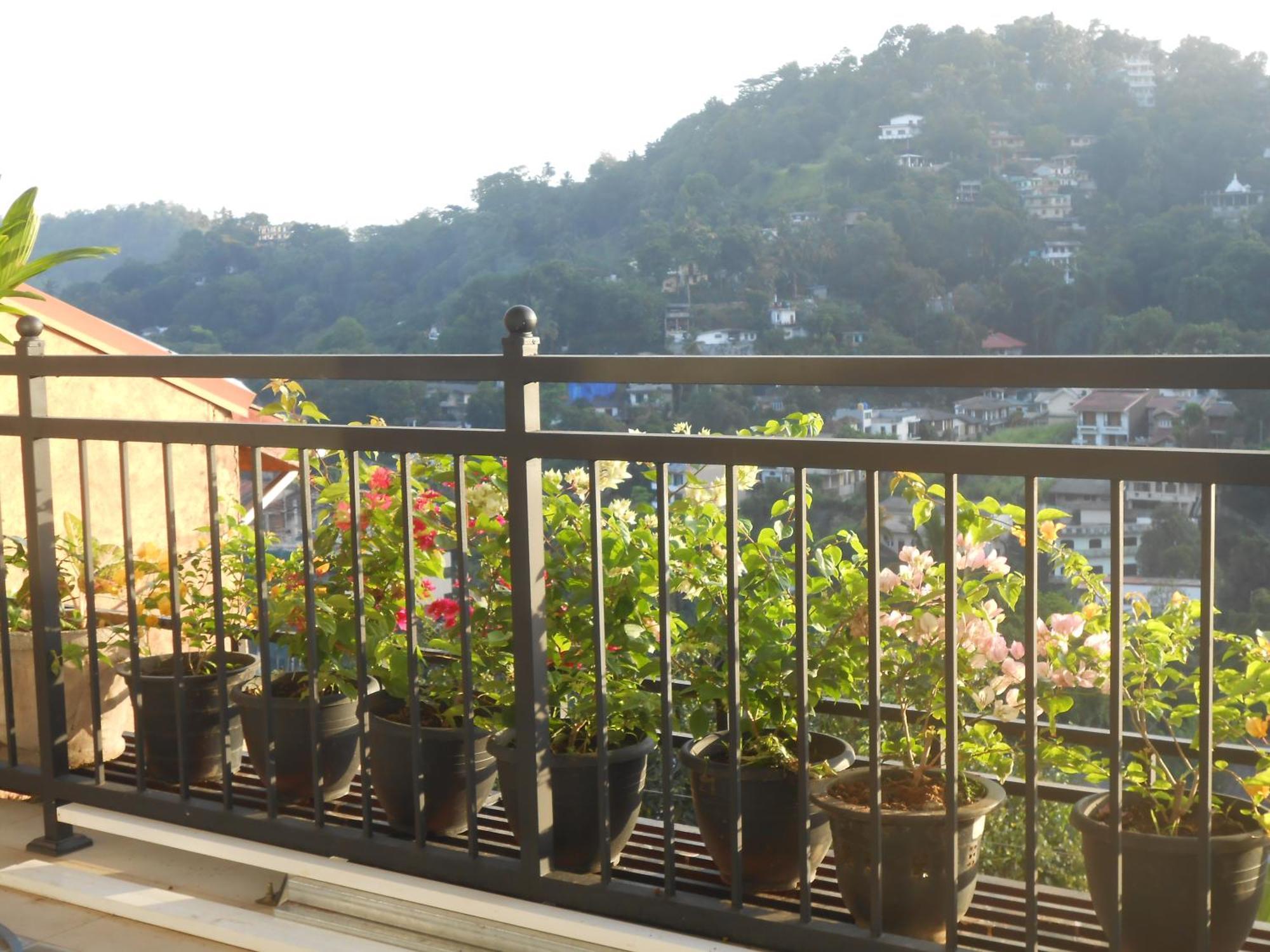 Luxury Apartment The Walkers Nest Kandy Exterior foto